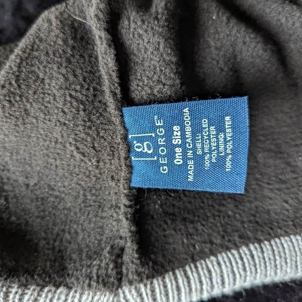 Beanie - Picture 5 of 6
